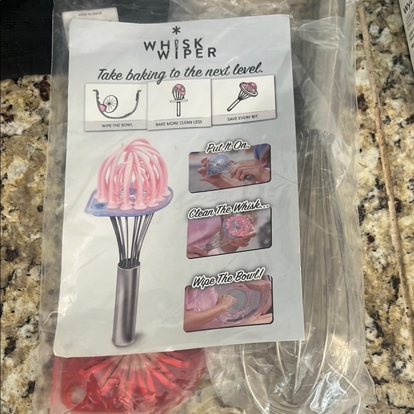 Whisk with Wiper - Picture 1 of 2